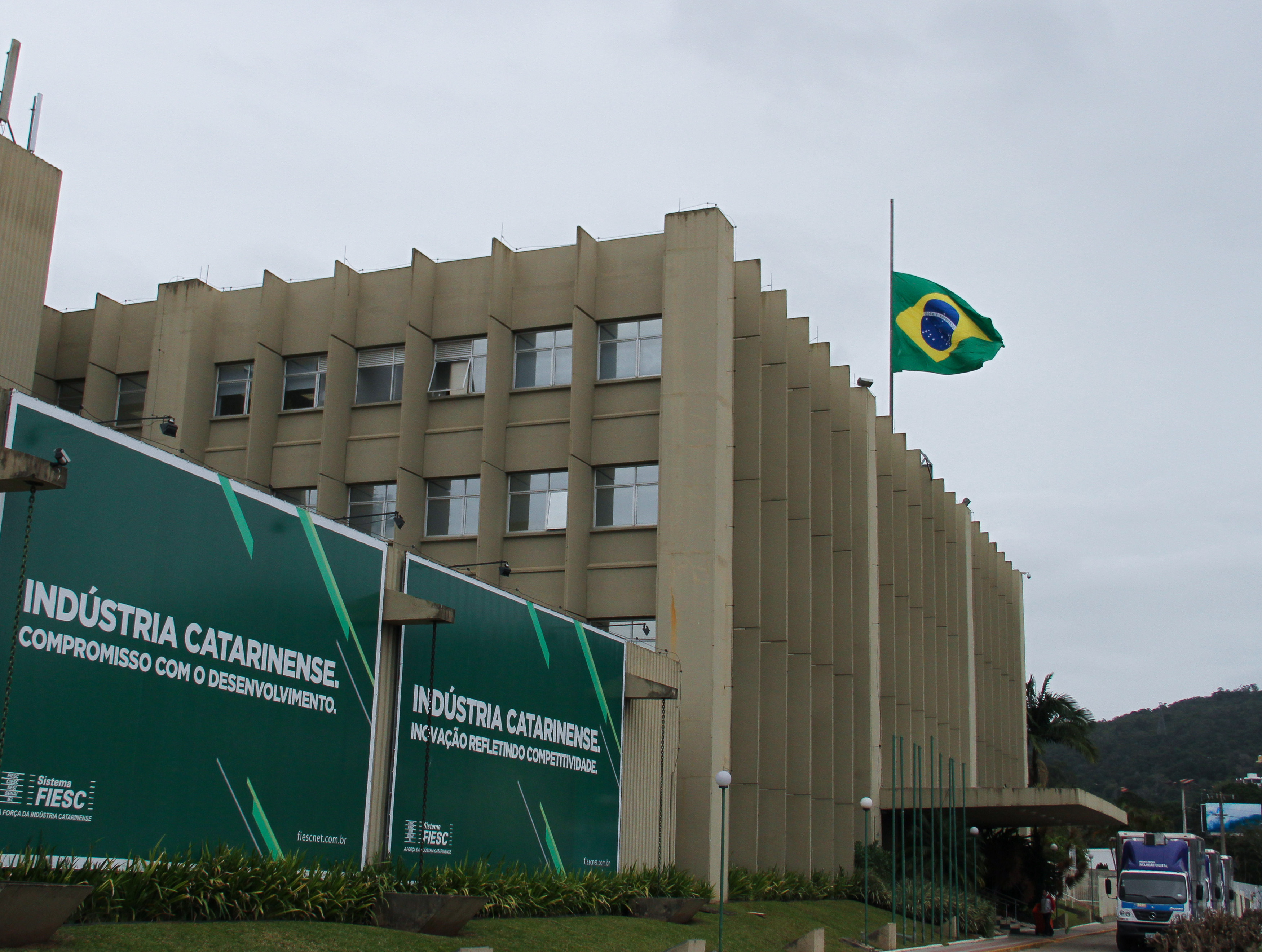 Imagem 825 no node 2413