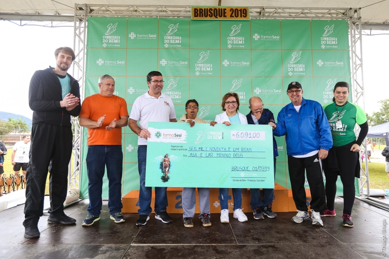 Entidades beneficiadas pela corrida. Foto: Thiago 