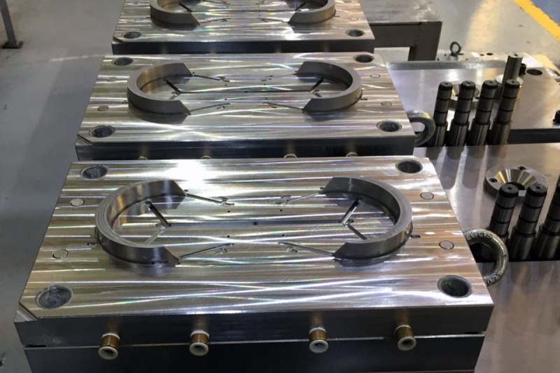 Processo começa com a confecção dos moldes para injeção termoplástica