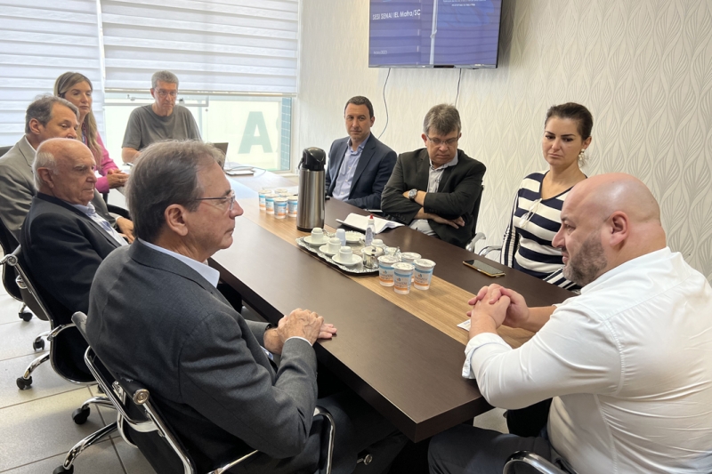 Reunião na prefeitura de Mafra com foco nos serviços educacionais. Foto: Ivan Liebl