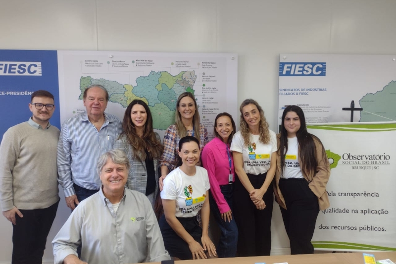 Vice-presidente Edemar Fischer recebeu representantes do Observatório Social de Brusque.
