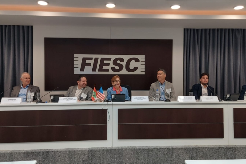 Vistos, abertura de empresas e oportunidades de investimentos foram temas das apresentações (foto: Elisabete Francio)