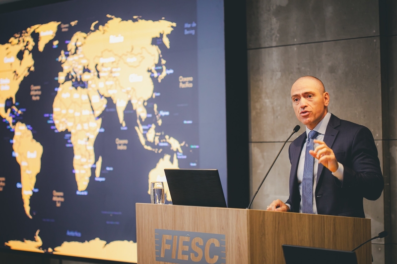 Sem indústria, não há como se tornar uma grande potência, diz professor HOC