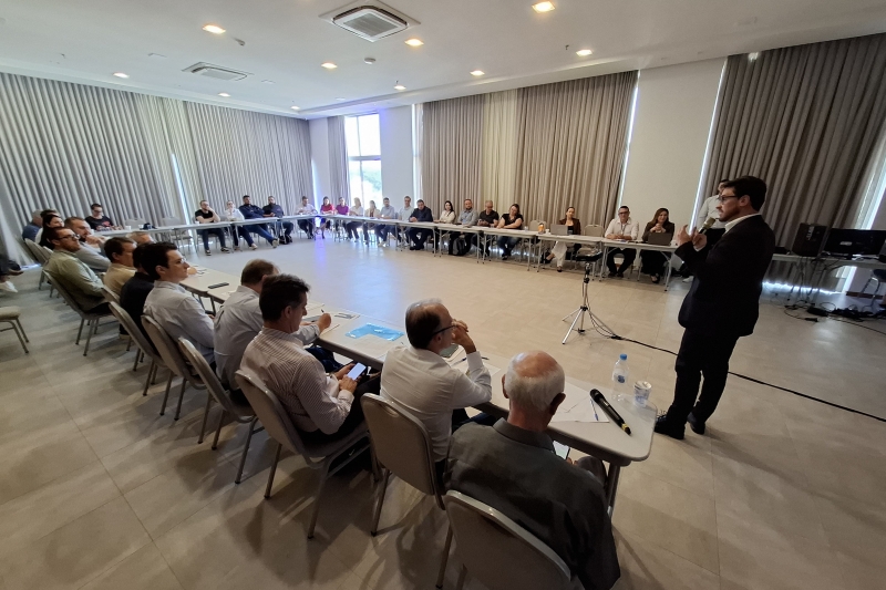 Indústria têxtil debate produção para Exército e Forças de Segurança