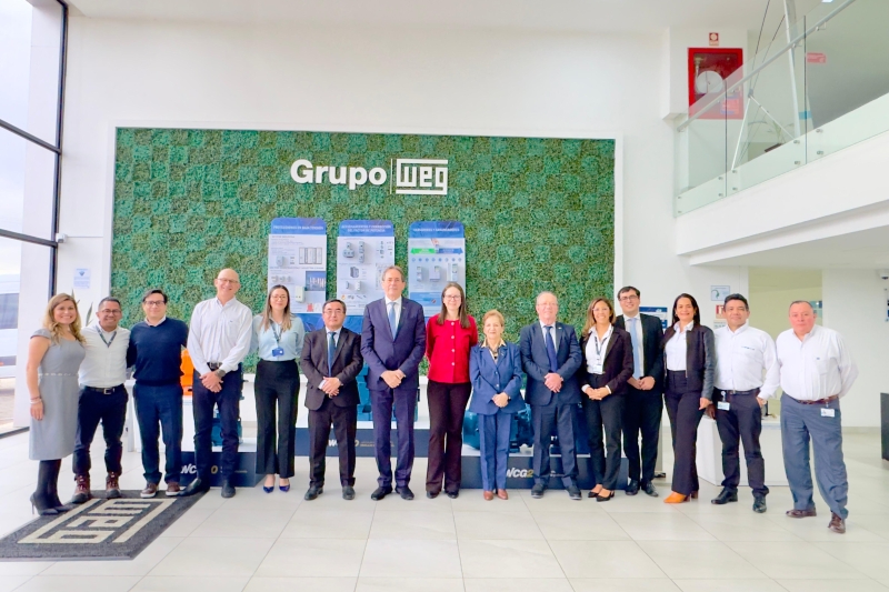 Comitiva visita estrutura da WEG na Colômbia. (Foto: FIESC)