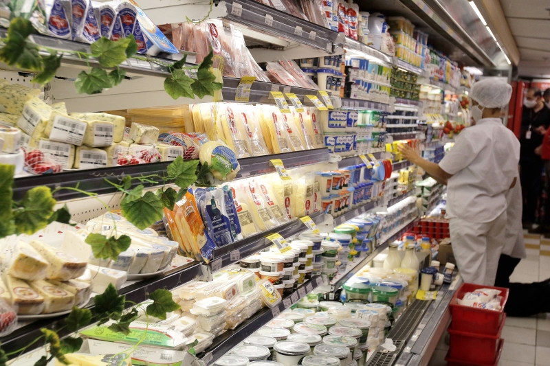 Comércio de Santa Catarina cresce o triplo da média nacional em 2025