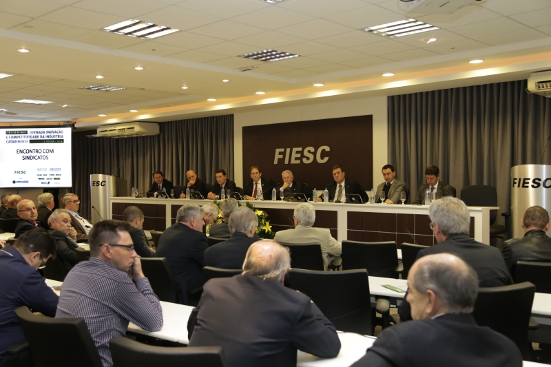 Além dos presidentes de sindicatos de indústria, participaram agentes de mercado da FIESC (Foto: Marcus Quint)